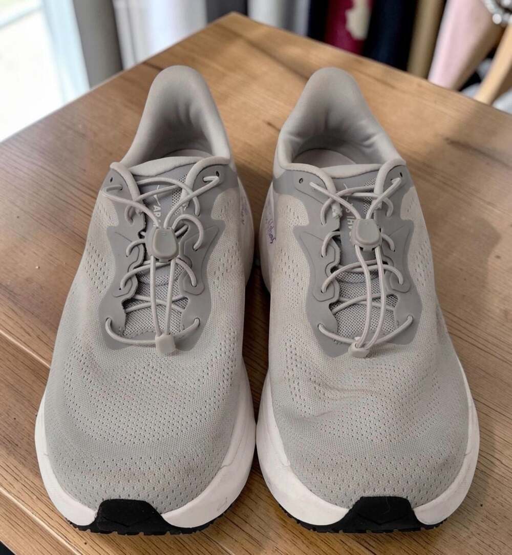 Hoka One One Arahi SR Women's Size 9 D Slip Resistant Sneakers